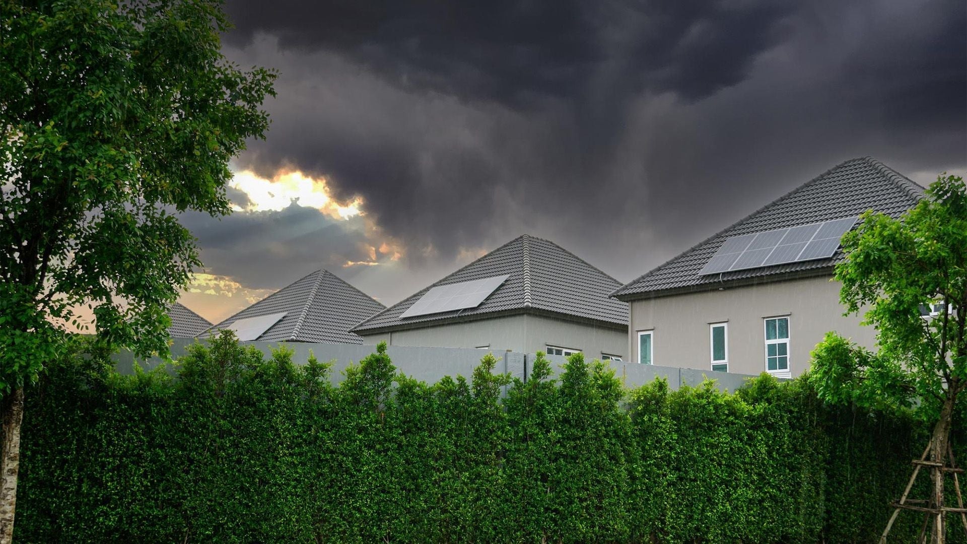 How to Improve Solar Panel Efficiency in Low Sunlight Conditions