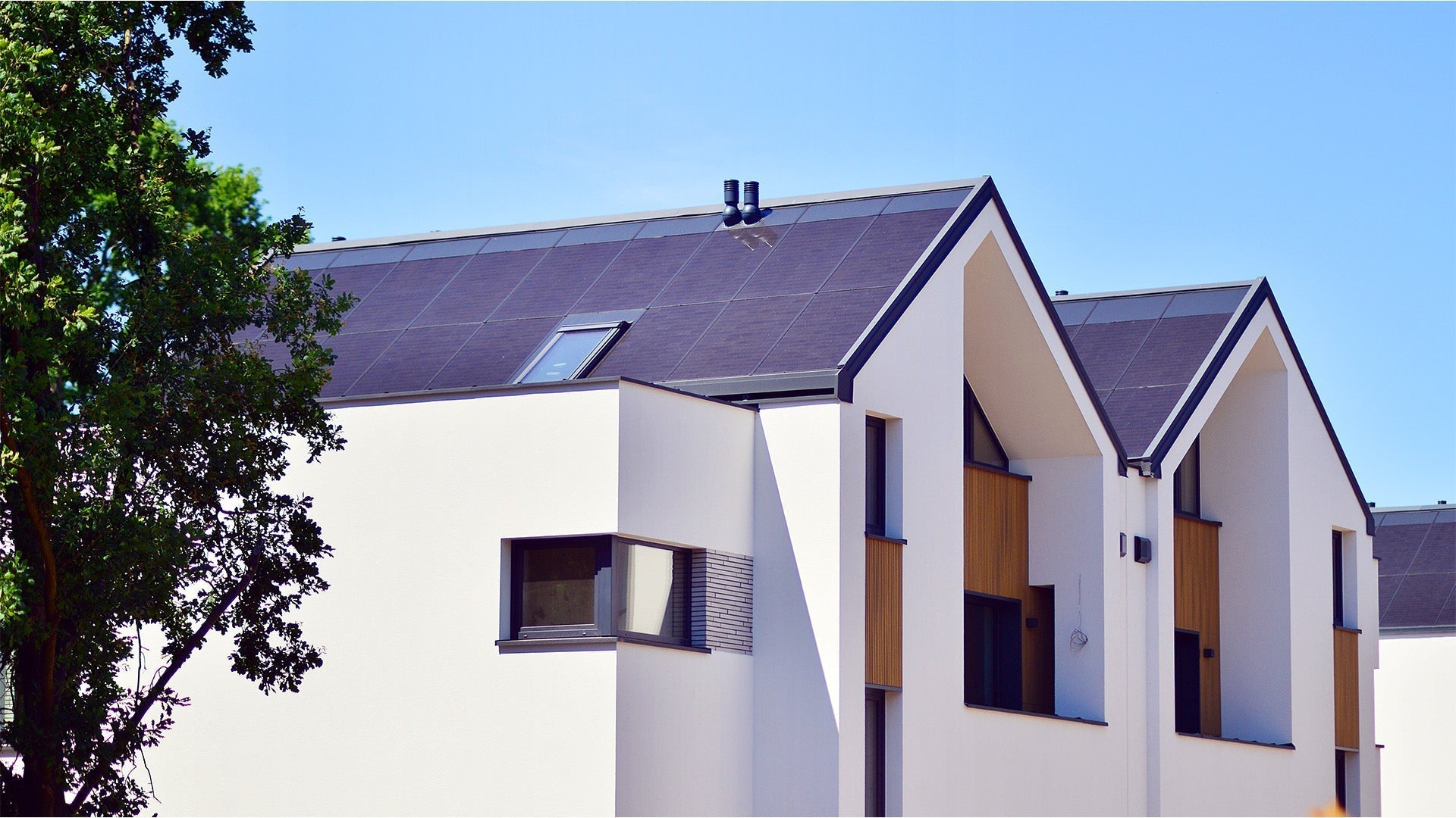 Solar Panel Maintenance Tips: How to Keep Your Solar Panels Running Efficiently